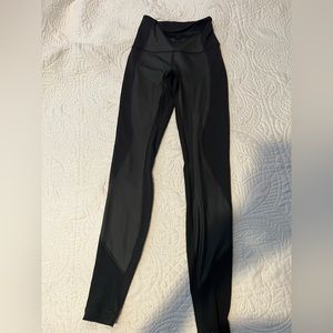 Lululemon Athletica size 2 leggings. Unsure of style